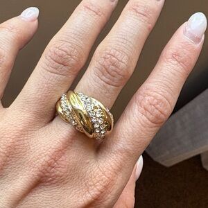 Elegant Gold and Silver Women's Ring